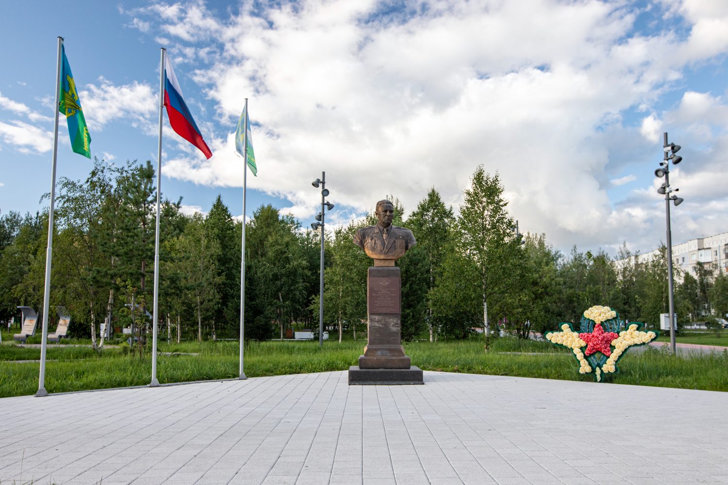 Памятник В.Ф. Маргелову | Легенды Ноябрьска